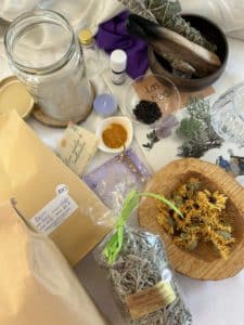 Voici les ingrédients que l'on trouve à l'intérieur du pot en verre